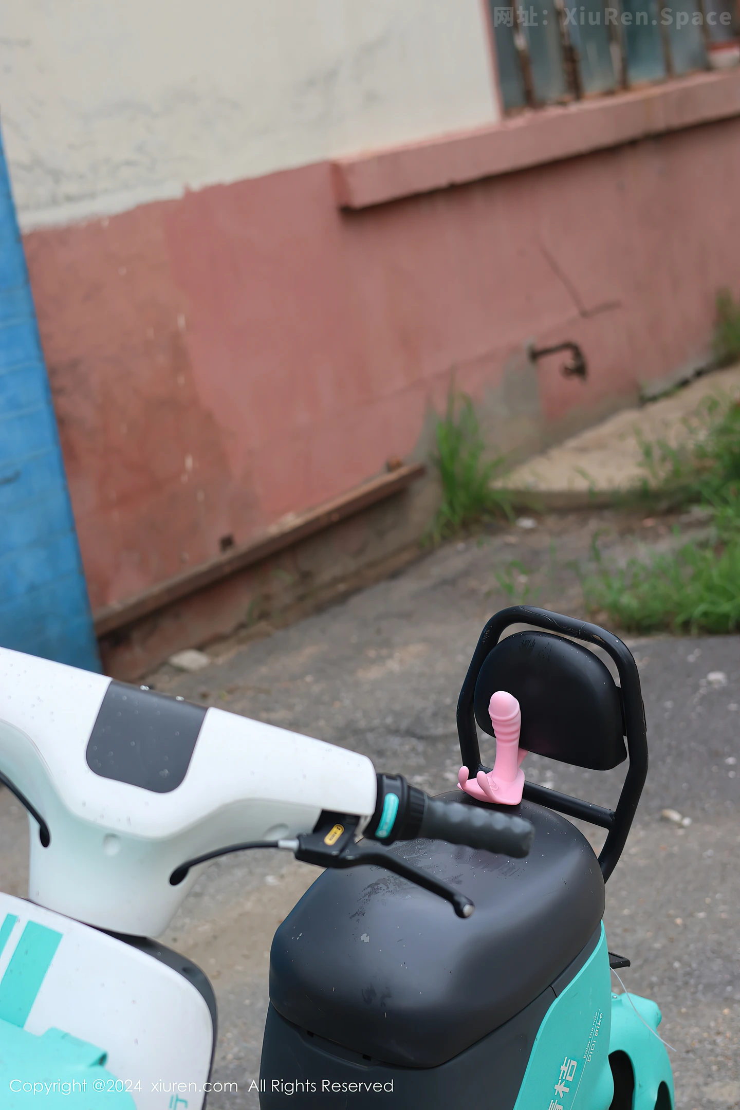 图片[2]-[XiuRen秀人网] VOL.9024 模特小薯条nienie性感黄色上衣配白色短裙秀曼妙身姿迷人写真89P-秀人网官方网站